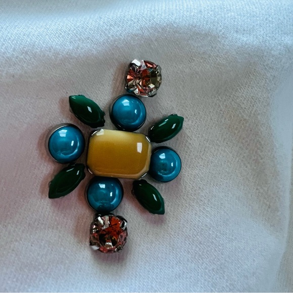 Chico’s White Jeweled Embellished Girlfriend Crop Jeans – Size 1.5 (US 10–12) - Picture 9 of 9